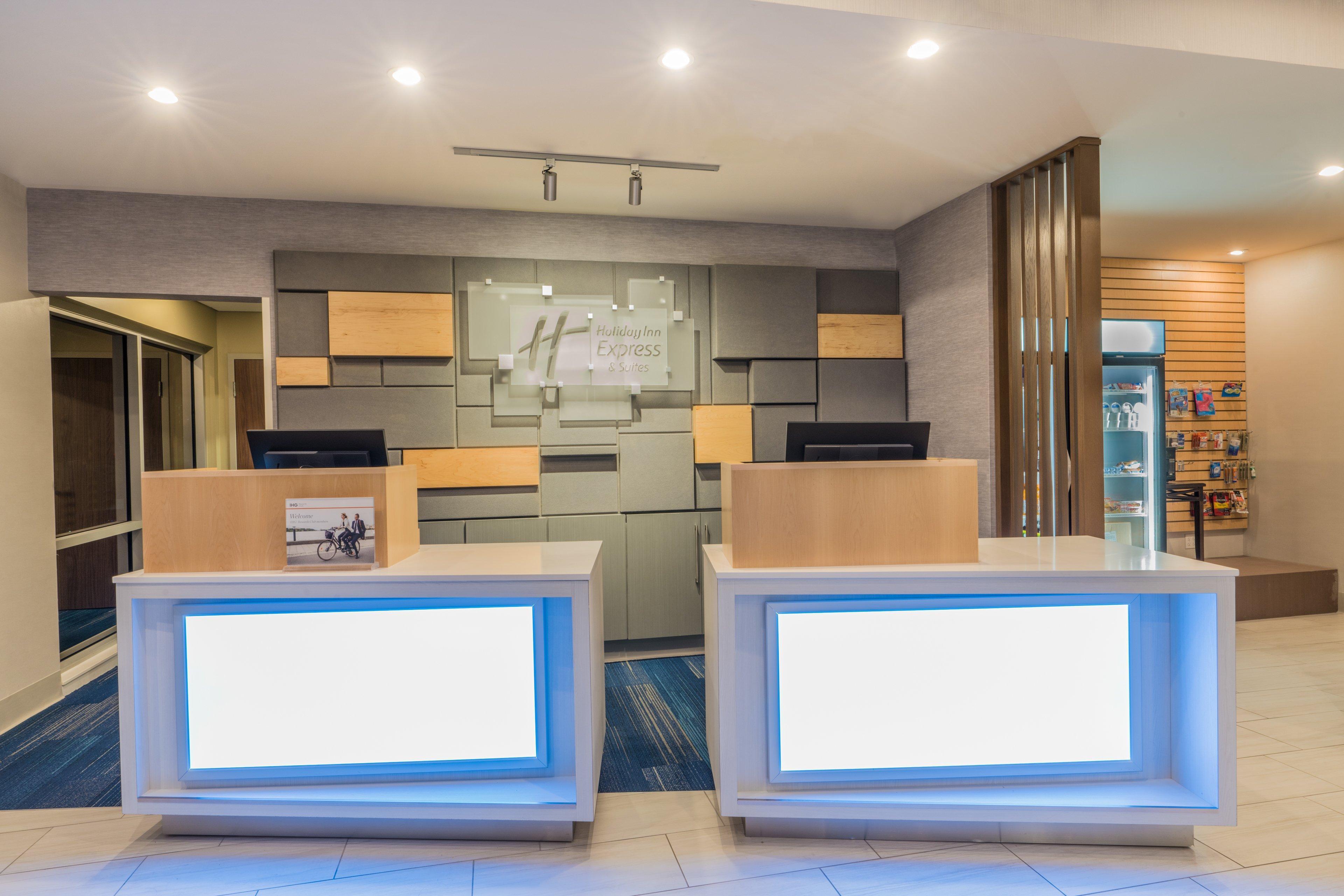 Holiday Inn Express & Suites Lake Havasu - London Bridge By Ihg Lake Havasu City Exterior photo