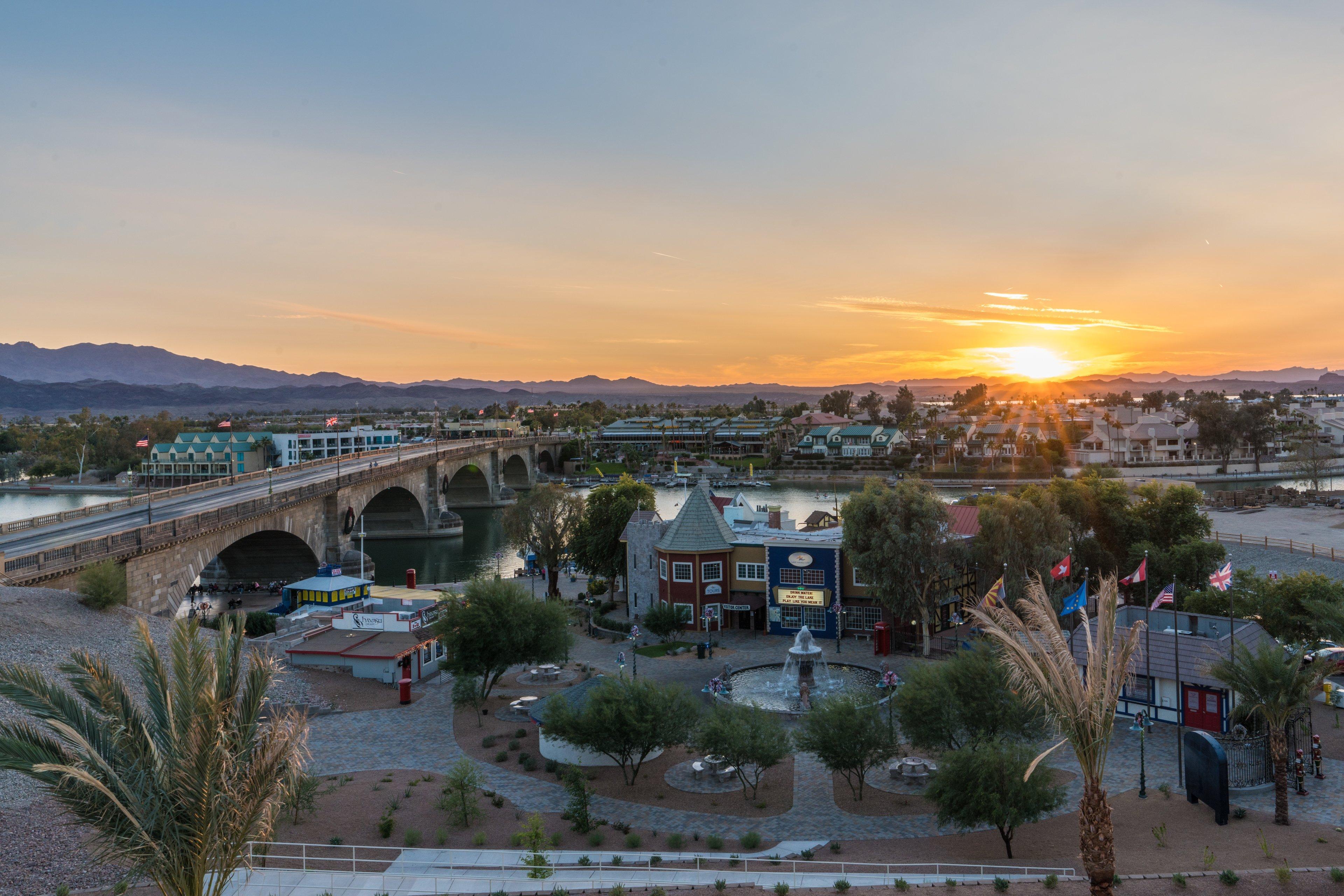Holiday Inn Express & Suites Lake Havasu - London Bridge By Ihg Lake Havasu City Exterior photo